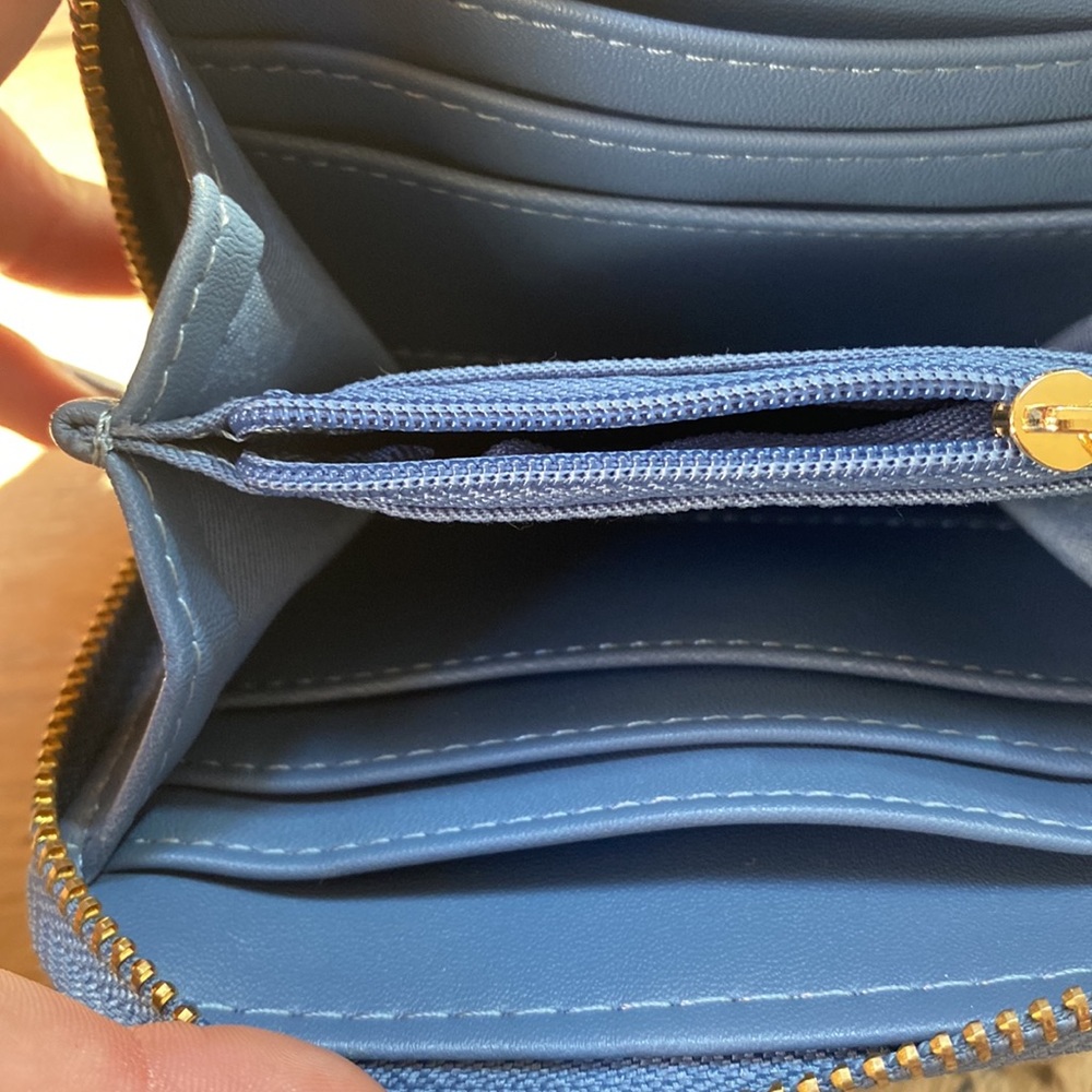 Blue wallet - Picture 2 of 6